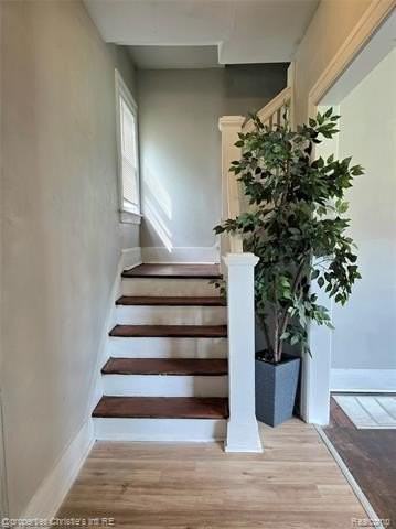 2927 Seyburn St - Photo 4 of 37