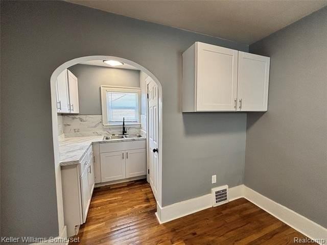 7028 Studebaker Ave - Photo 5 of 11