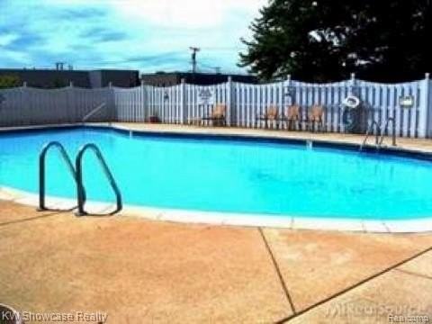 2440 Parmenter Blvd #211 - Photo 5 of 18