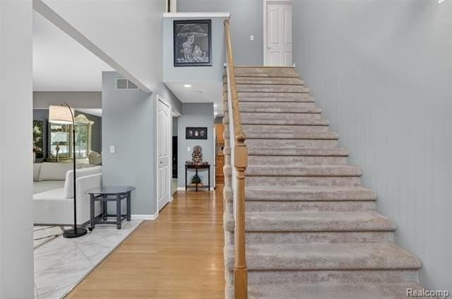2825 Long Meadow Ln - Photo 3 of 37