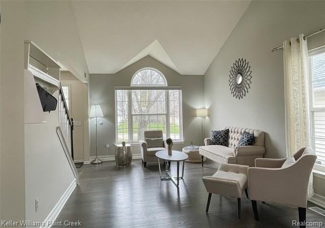 4927 Ravine Ct - Photo 2 of 36
