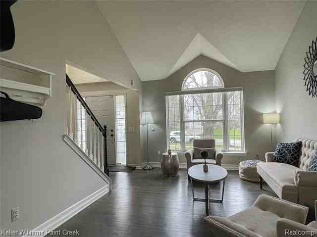 4927 Ravine Ct - Photo 3 of 36