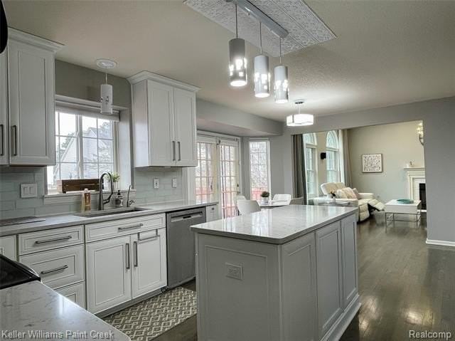 4927 Ravine Ct - Photo 7 of 36