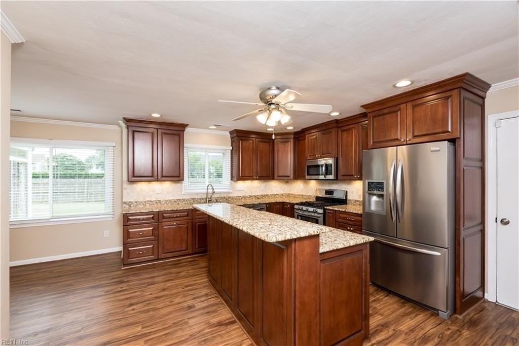 4501 Van Dyck Dr - Photo 5 of 44