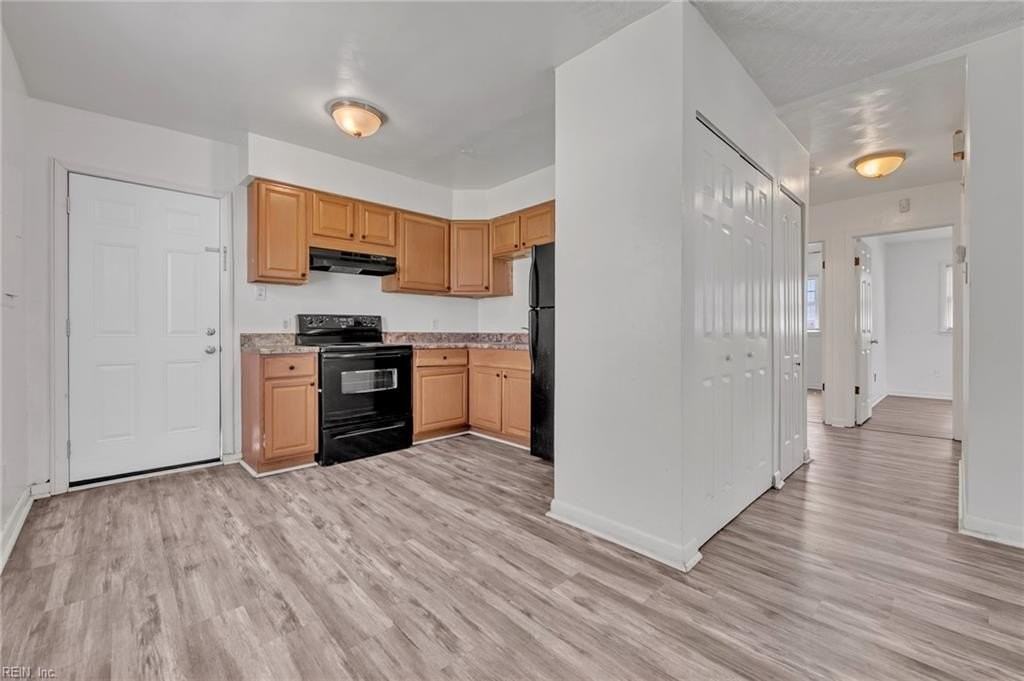 1419 W 40th St - Photo 5 of 18