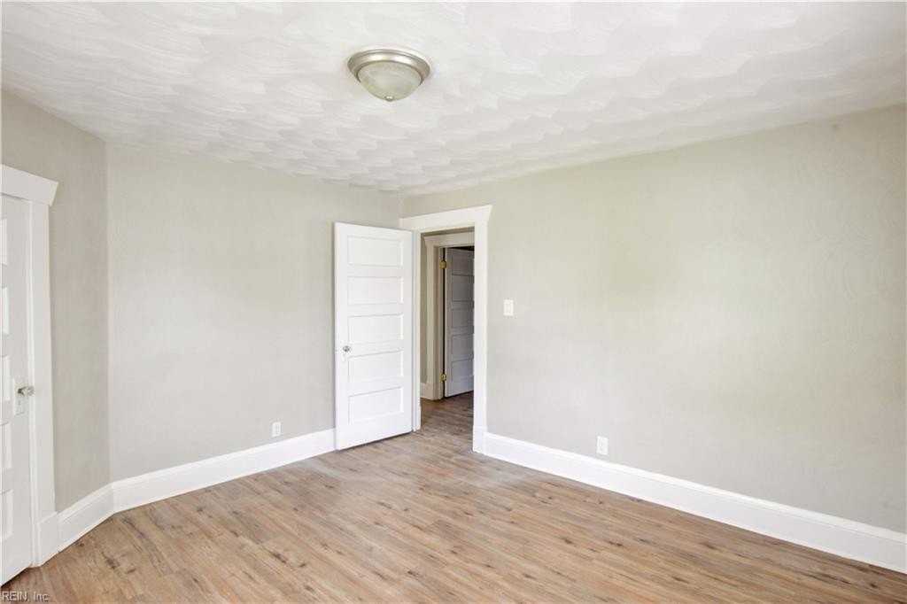 1135 Jackson Ave #1 - Photo 2 of 11
