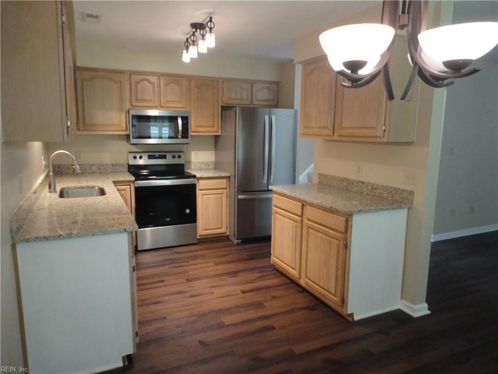 1856 Abbotsbury Way - Photo 2 of 12