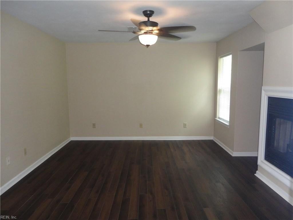 1856 Abbotsbury Way - Photo 3 of 12