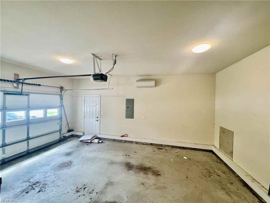 113 Crocker St - Photo 5 of 26