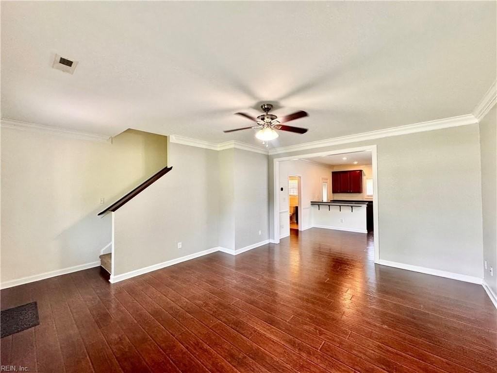 113 Crocker St - Photo 7 of 26