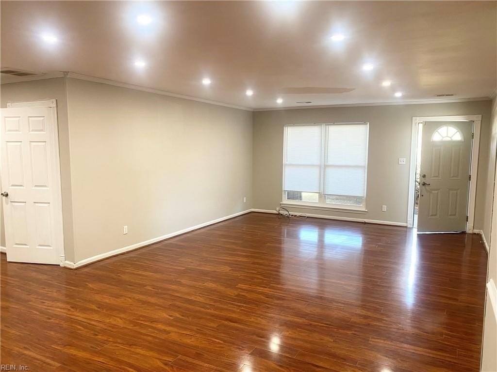 833 Tamarack Ct - Photo 2 of 18