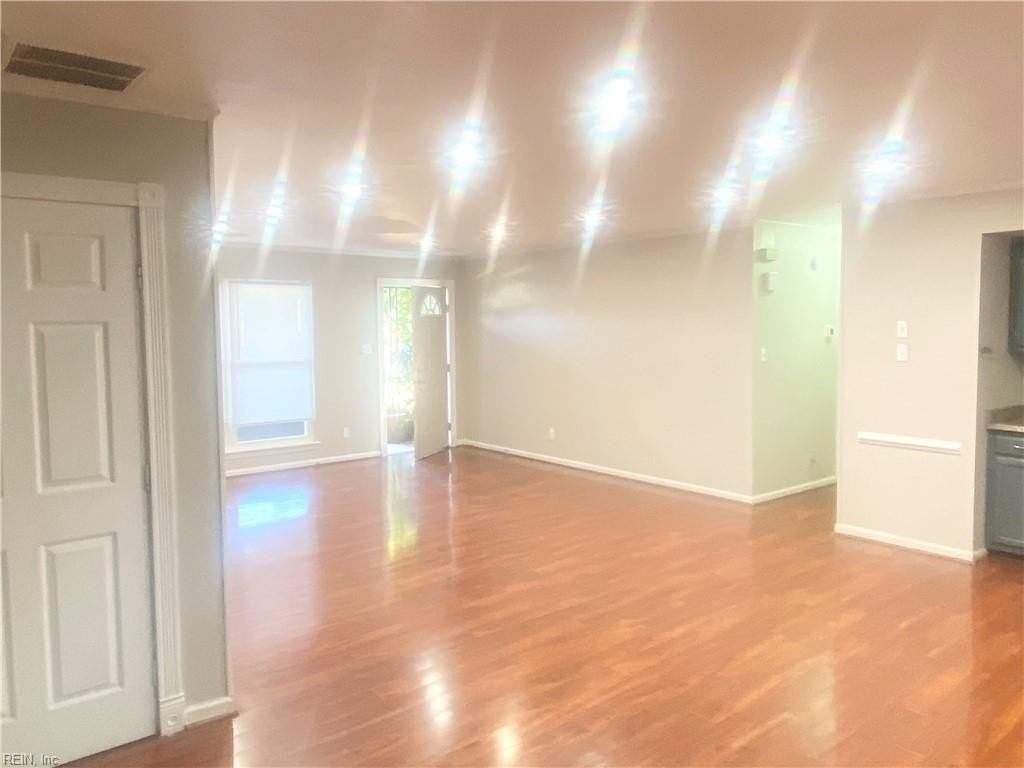 833 Tamarack Ct - Photo 3 of 18