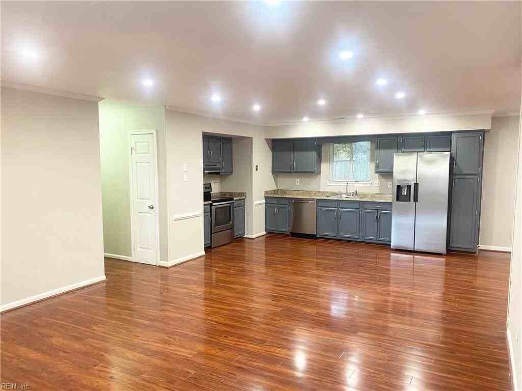 833 Tamarack Ct - Photo 5 of 18