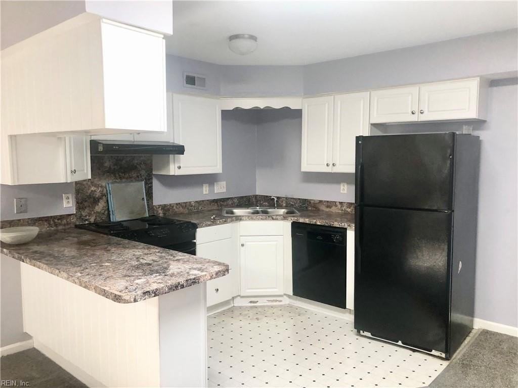 1038 Lands End Way - Photo 3 of 10