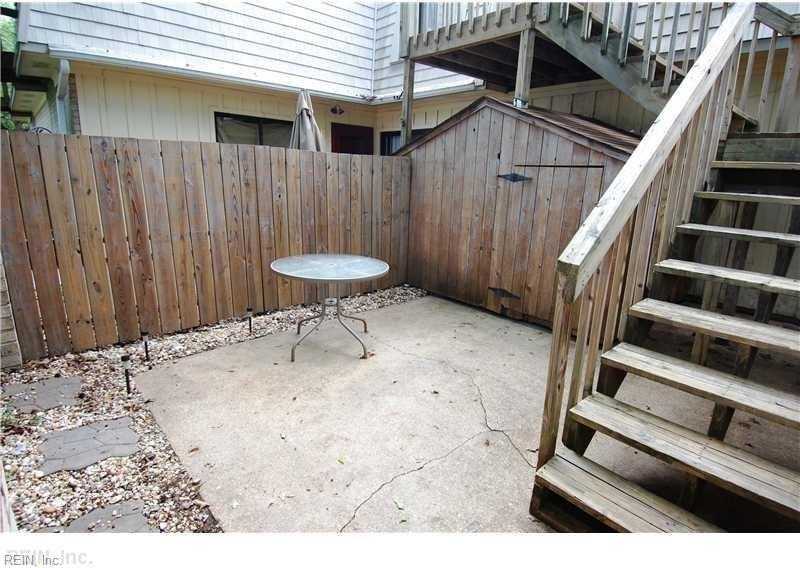 1038 Lands End Way - Photo 6 of 10