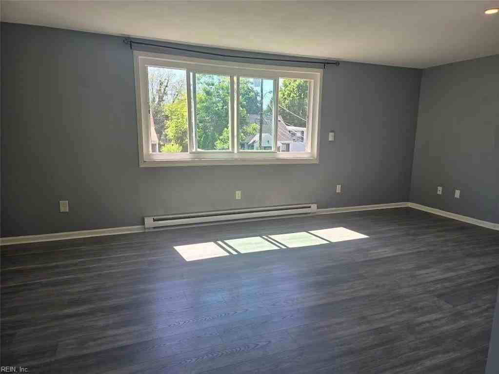504 Homestead Ave #2 - Photo 4 of 10