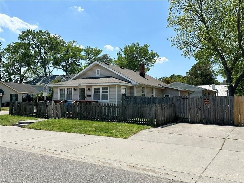 1300 Cypress Ave - Photo 2 of 20