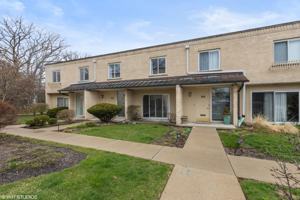 featured image of 158 Green Bay Rd