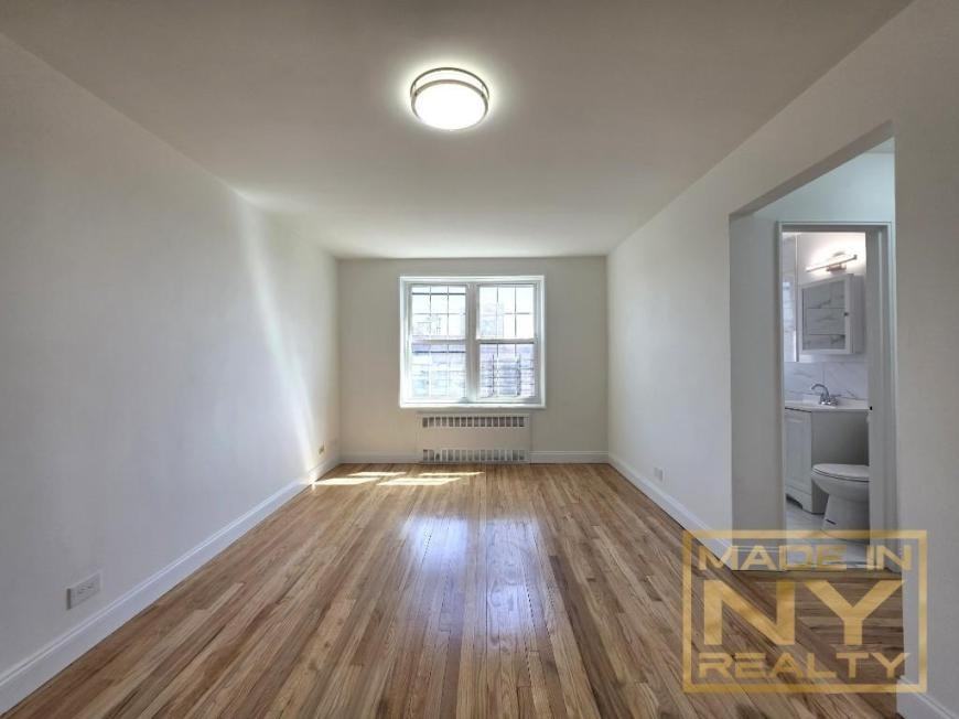 14021 Burden Cres - Photo 3 of 8
