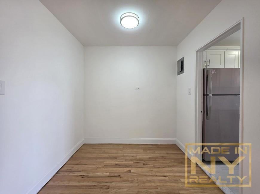 14021 Burden Cres - Photo 4 of 8