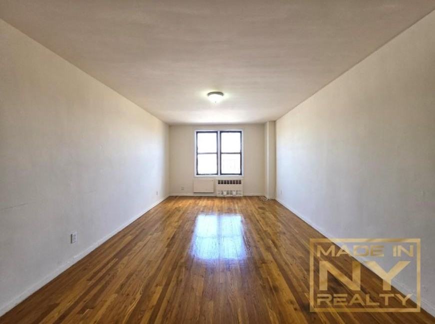 14943 35th Ave - Photo 3 of 8