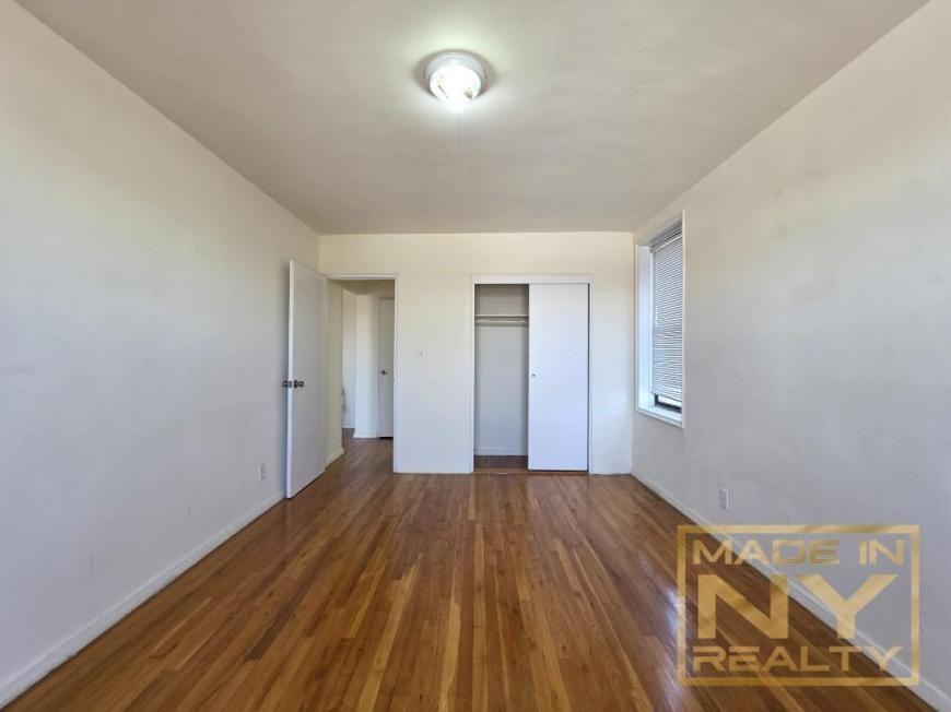 14943 35th Ave - Photo 7 of 8