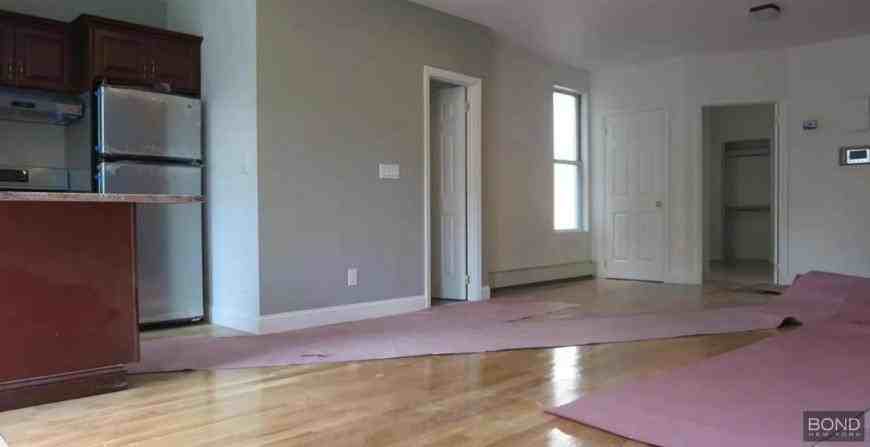 1410 Jefferson Ave - Photo 4 of 6