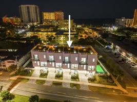 featured image of 1002 N Riverside Dr