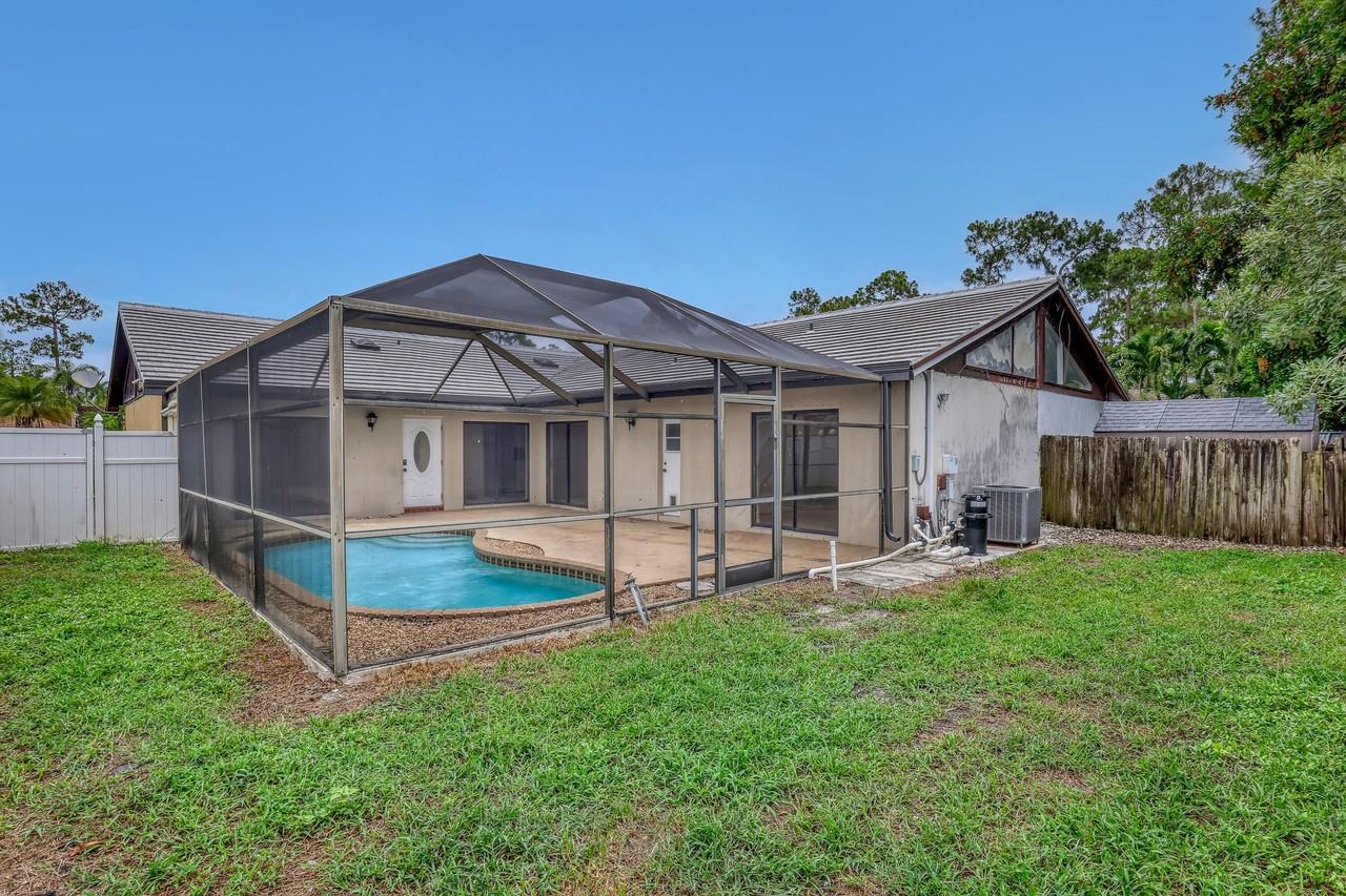 1279 Periwinkle Pl - Photo 3 of 25
