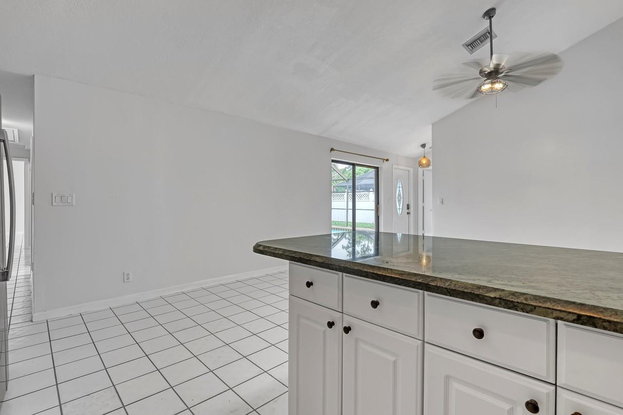 1279 Periwinkle Pl - Photo 7 of 25