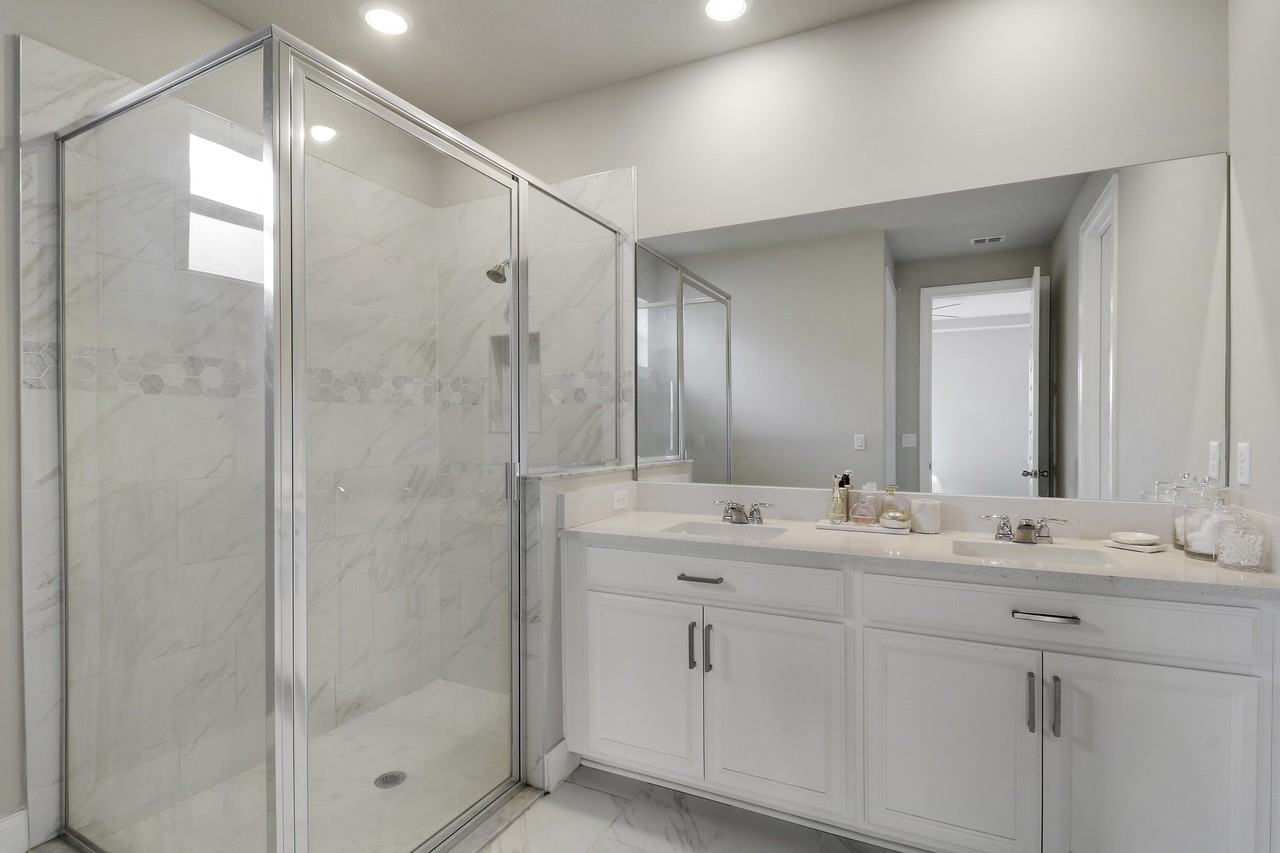 6545 Nw Cloverdale Ave - Photo 6 of 27