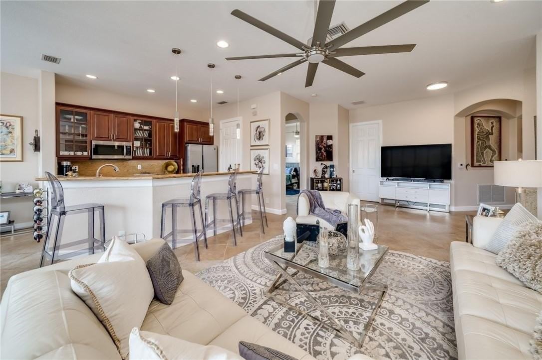 8012 Nw 128th Ln - Photo 4 of 50