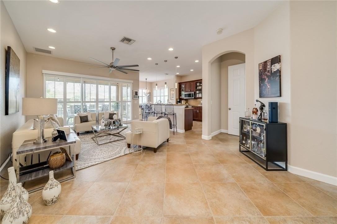 8012 Nw 128th Ln - Photo 5 of 50