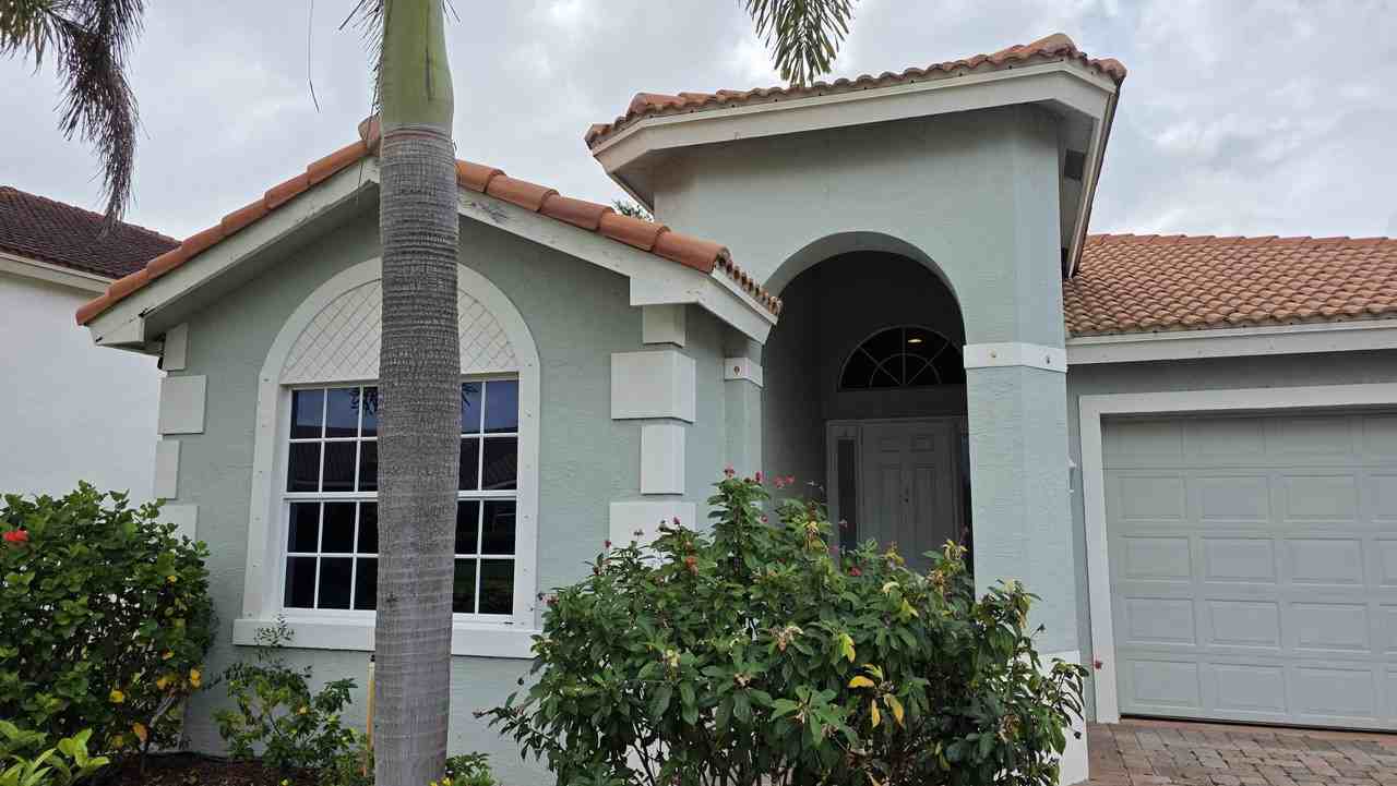 2264 Sw Newport Isles Blvd - Photo 2 of 16