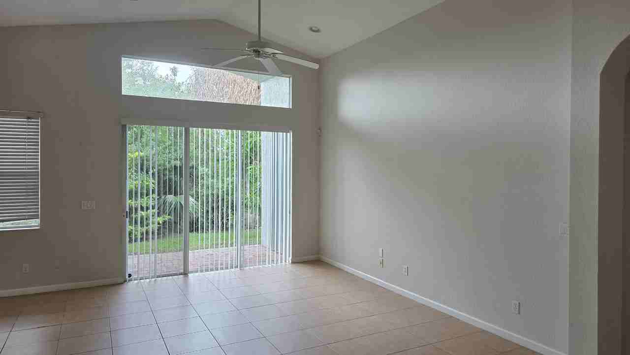 2264 Sw Newport Isles Blvd - Photo 5 of 16