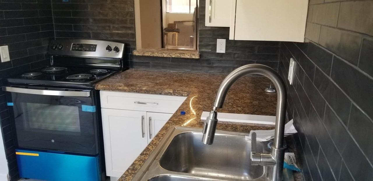 139 Sparrow Dr #3G - Photo 2 of 17