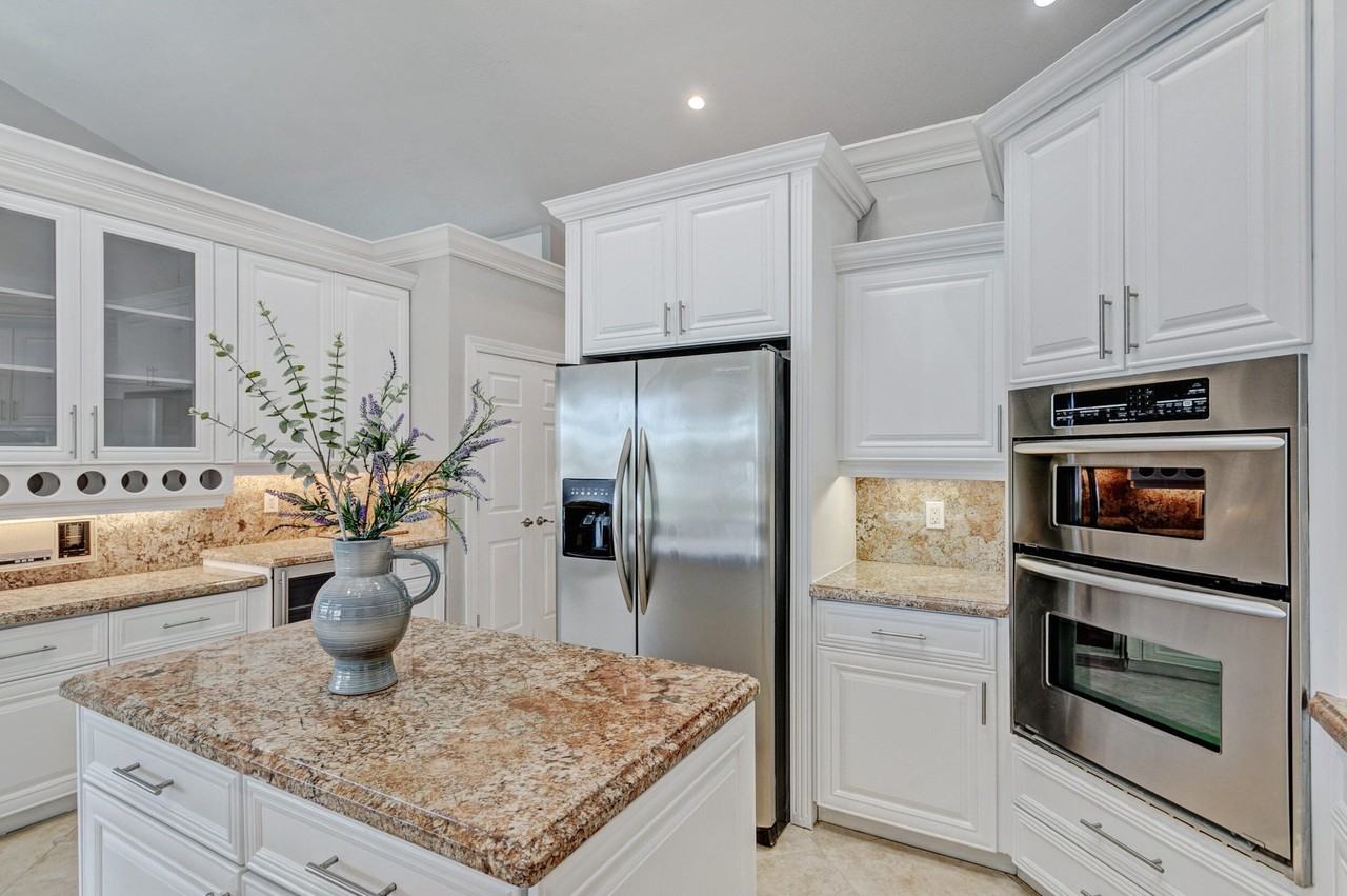 139 Brookhaven Ct - Photo 3 of 42