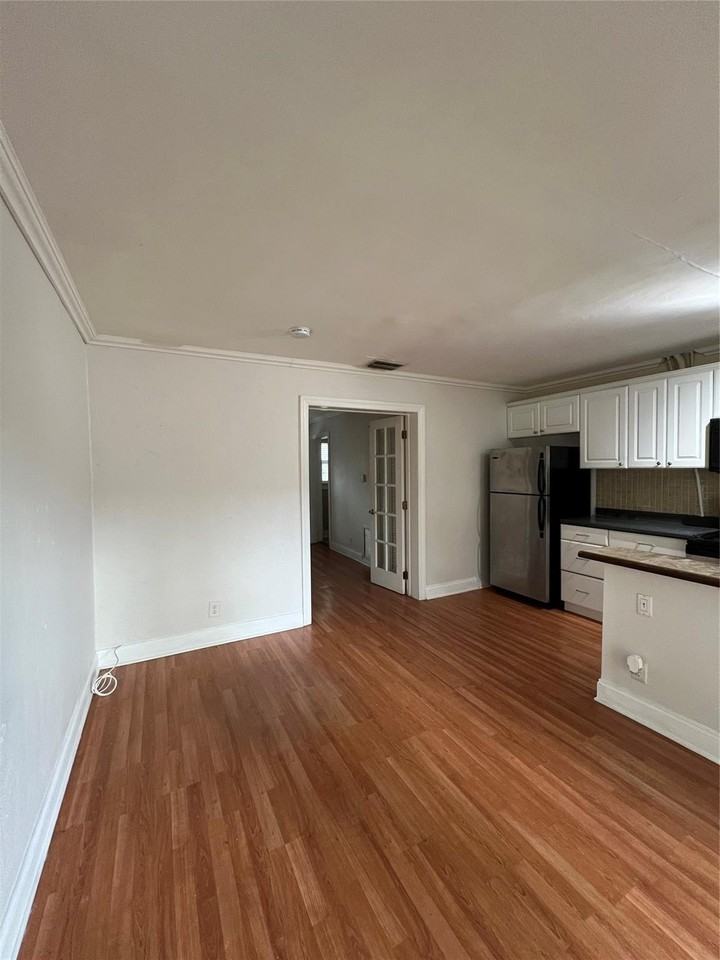 1333 Ne 5th Ter #9 - Photo 4 of 17