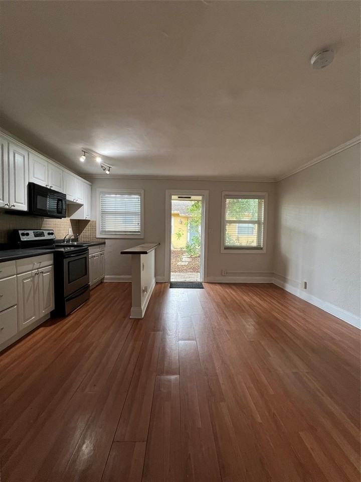 1333 Ne 5th Ter #9 - Photo 6 of 17