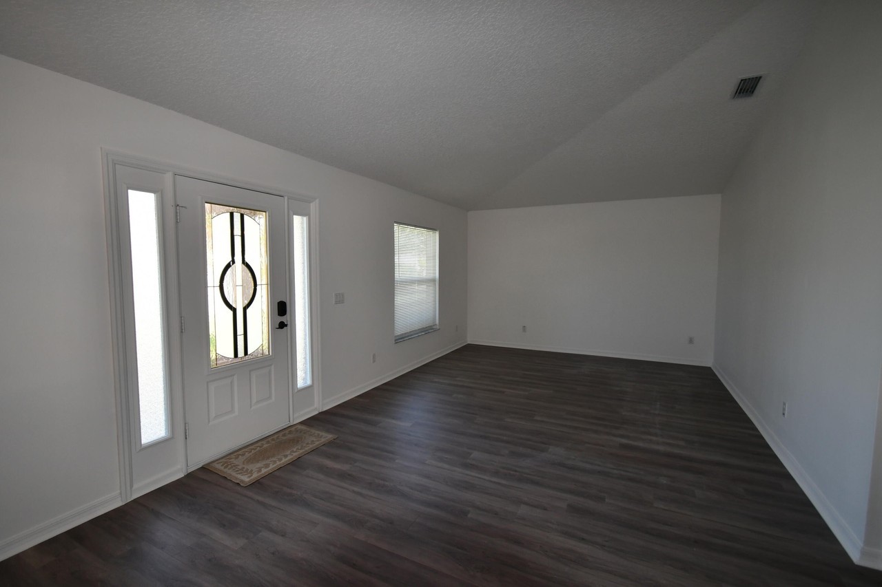 2547 Sw Kenilworth St - Photo 2 of 23