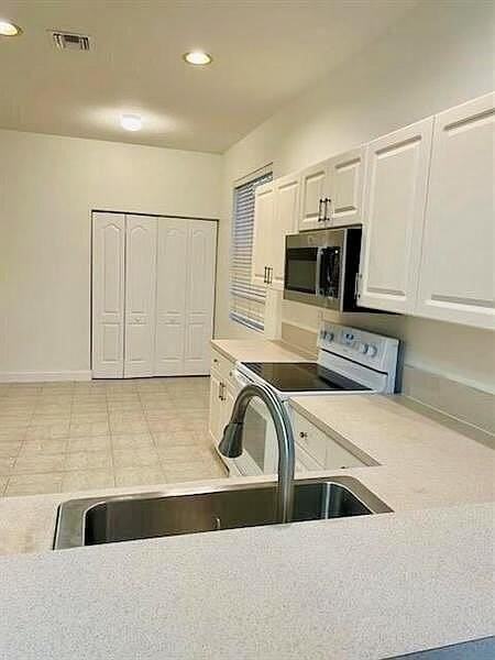 10752 Oak Bend Way - Photo 7 of 24
