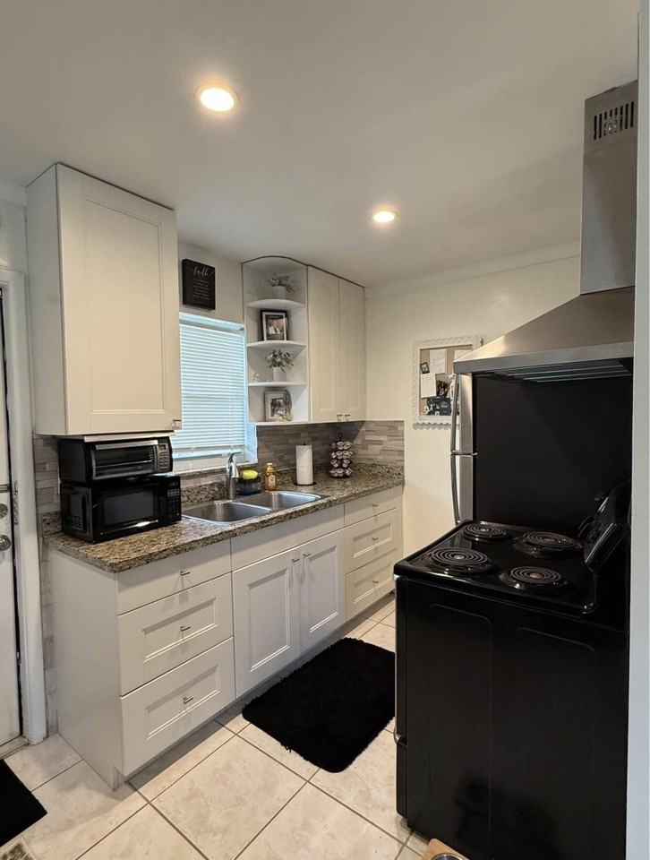 612 W Drew St - Photo 5 of 8