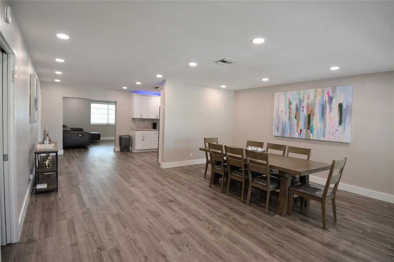 3840 N 42nd Ter - Photo 2 of 23