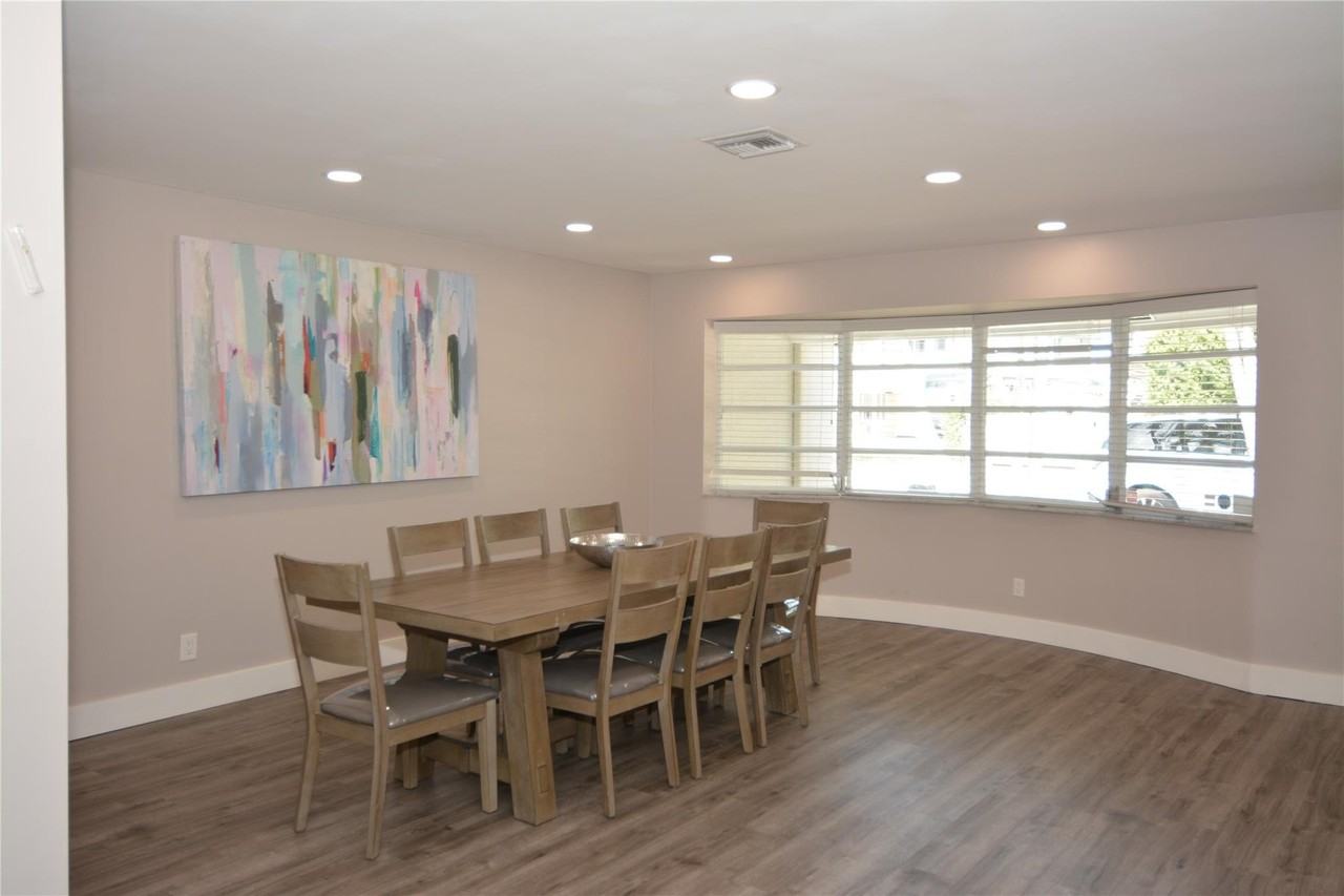 3840 N 42nd Ter - Photo 3 of 23