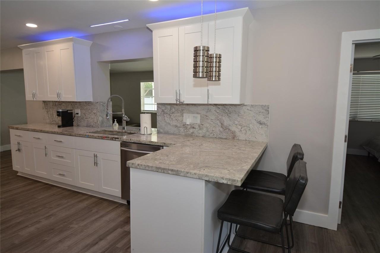 3840 N 42nd Ter - Photo 7 of 23