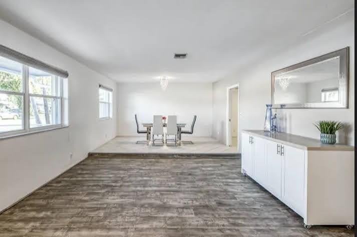 2200 N 47th Ave - Photo 3 of 24