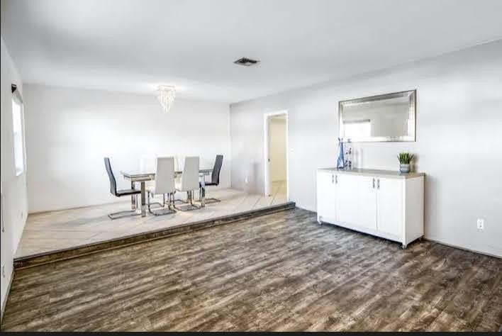 2200 N 47th Ave - Photo 4 of 24