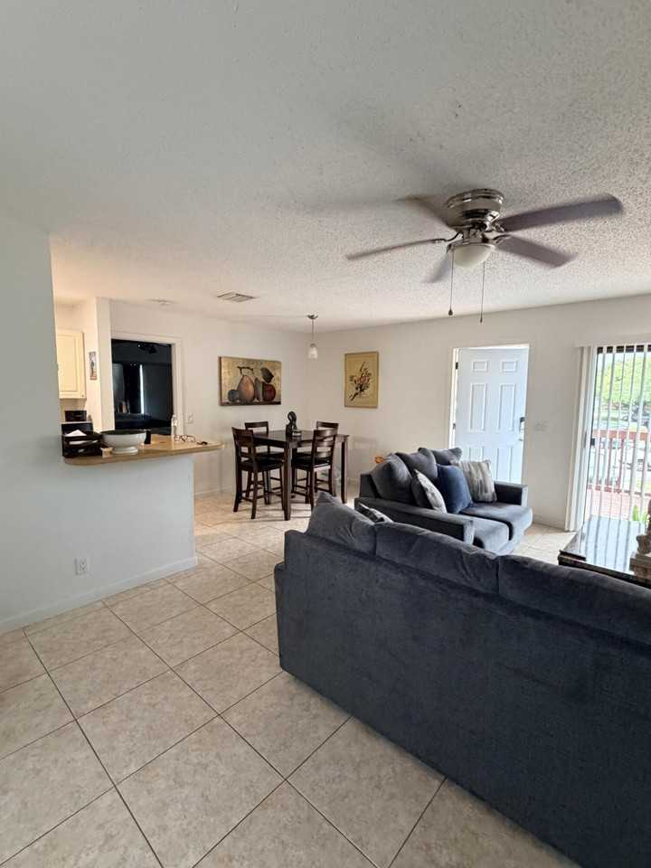 27 Crossings Cir #H - Photo 2 of 19