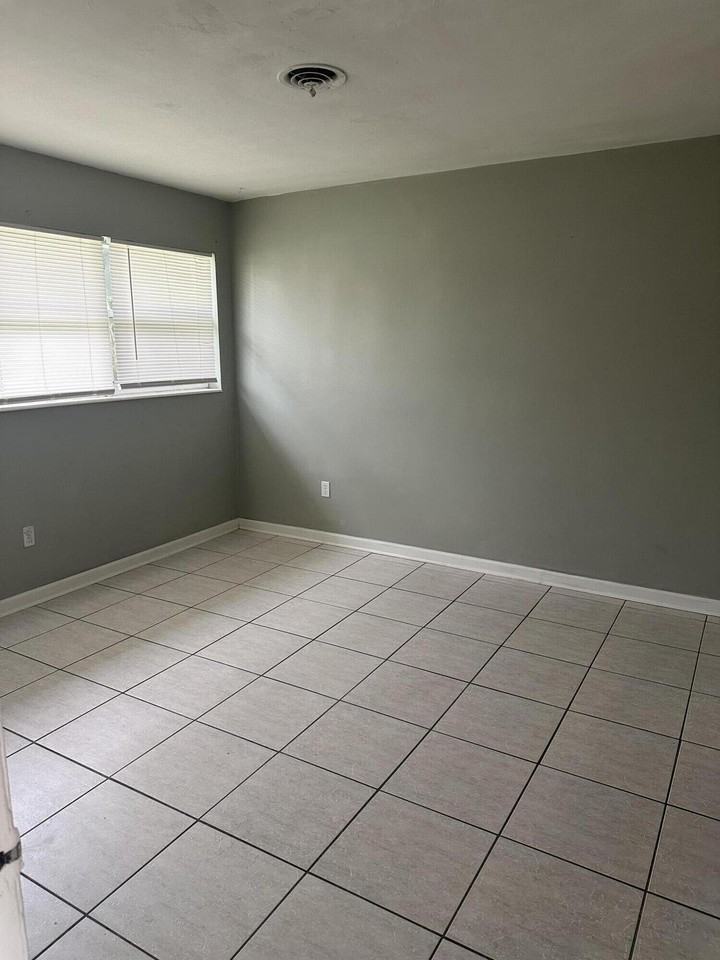 3194 Prince Dr #3196 - Photo 3 of 14