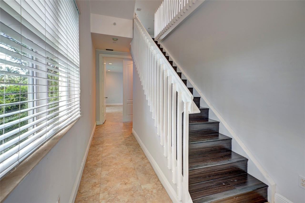 1508 Sw 4th Ave - Photo 2 of 25